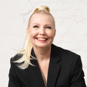 Tiina-Parikka-Breaks-26d6da1951caf74bedb90f6a1067fe20 Tiina Parikka BIO