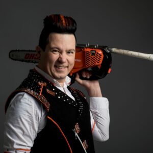 Moottorisaha-jonglöörishow ™Janne Mustonen