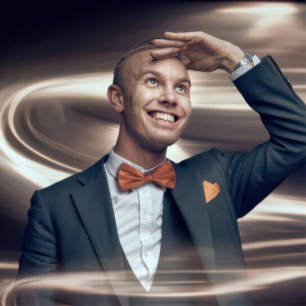 Taikova Juontaja ™Kristian Backman