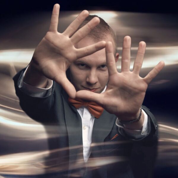 Kiertelevä lähitaikuus ™Kristian Backman