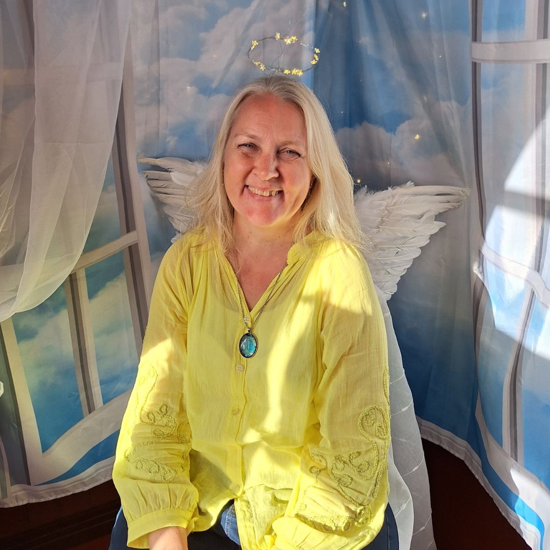 Meedio Pia Långbacka BIO